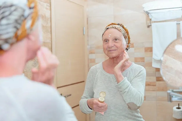 Menopoz İçin En İyi Cilt Kremi: Nemlendirici Etkisi